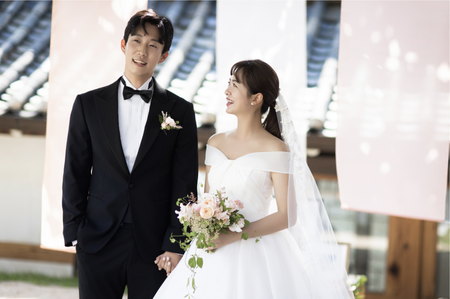 행복한 순간을 담는 이 일이 좋습니다. 저희로 인해 행복한 기억을 오래 간직하시길 바랄게요. 디어글로우_데이터형_대표촬영